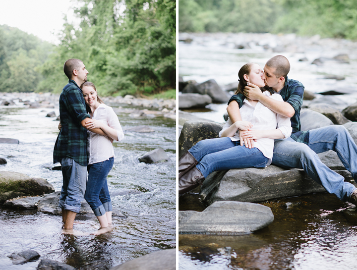 Maryland Hiking Engagement Pictures in Patapsco Valley